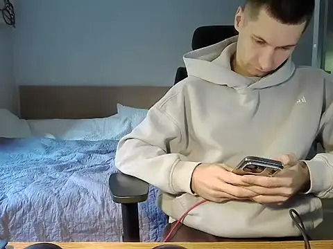 Snapshot of HotUkraine chatting on October 13, 2025, 9:53 am HotUkraine online show from October 13, 2025, 9:53 am