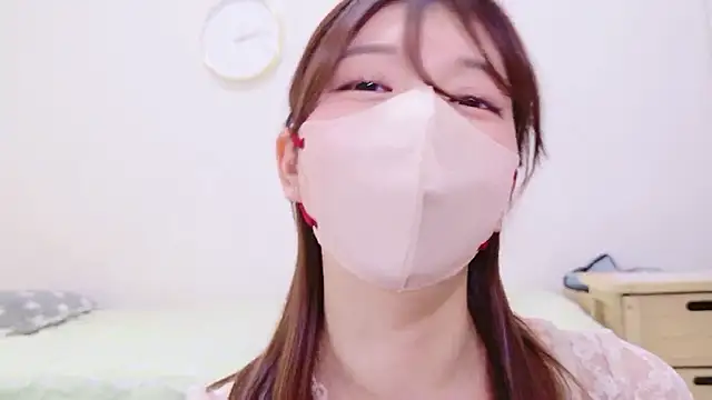 Snapshot of Runarunapi chatting on November 14, 2025, 12:48 pm Runarunapi online show from November 14, 2025, 12:48 pm