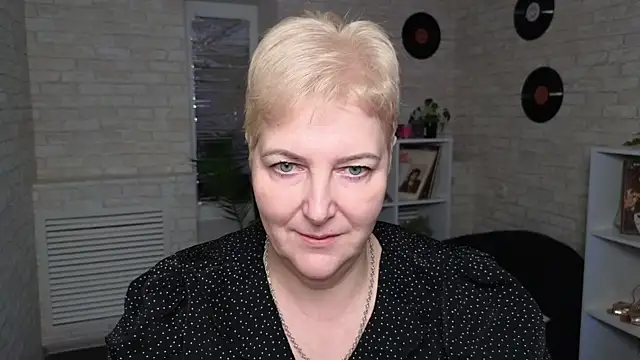 Snapshot of Sandra_Snow chatting on December 29, 2024, 4:40 pm Sandra Snow online show from December 29, 2024, 4:40 pm