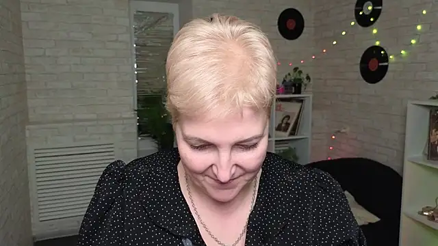 Snapshot of Sandra_Snow chatting on December 29, 2024, 11:08 pm Sandra Snow online show from December 29, 2024, 11:08 pm