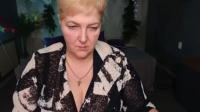 Snapshot of Sandra_Snow chatting on January 8, 2025, 5:15 pm Sandra Snow online show from January 8, 2025, 5:15 pm