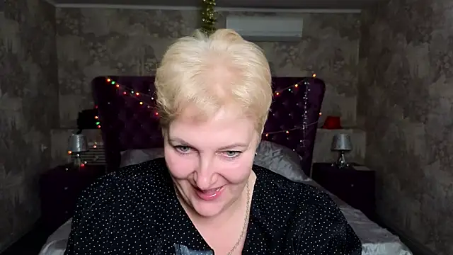 Snapshot of Sandra_Snow chatting on January 17, 2025, 5:19 pm Sandra Snow online show from January 17, 2025, 5:19 pm