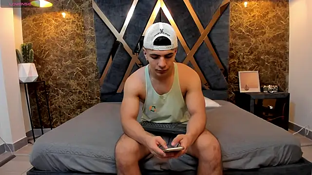 Flynn Riider online show from February 13, 2025, 11:50 am