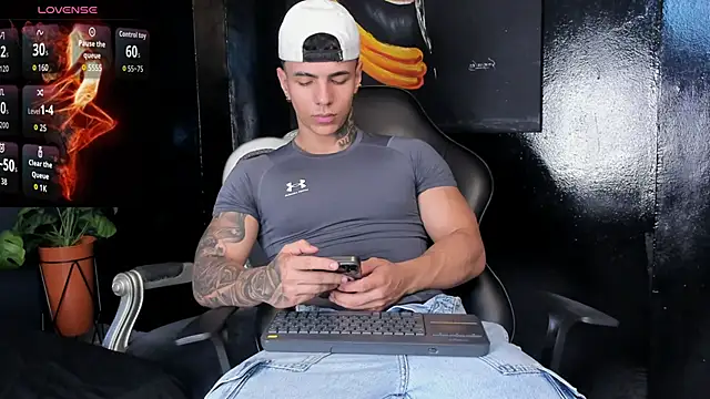 Flynn Riider online show from November 13, 2025, 5:23 pm