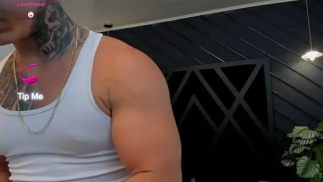 Flynn Riider online show from January 6, 2026, 5:44 am