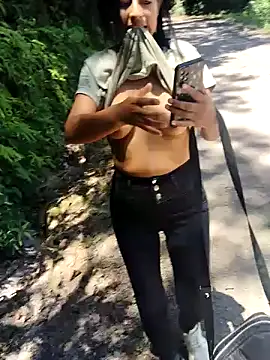 Snapshot of Danna-linyi chatting on December 12, 2024, 5:48 pm Danna-linyi online show from December 12, 2024, 5:48 pm