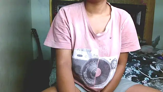 Snapshot of hinaa_khan chatting on March 17, 2026, 12:48 am hinaa khan online show from March 17, 2026, 12:48 am