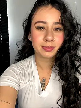 Snapshot of Zoee_t chatting on October 2, 2025, 10:06 pm Zoee t online show from October 2, 2025, 10:06 pm