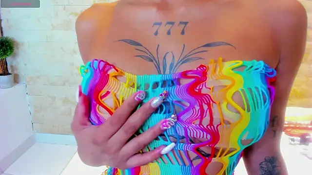 mia roldan  online show from February 23, 2025, 8:11 pm