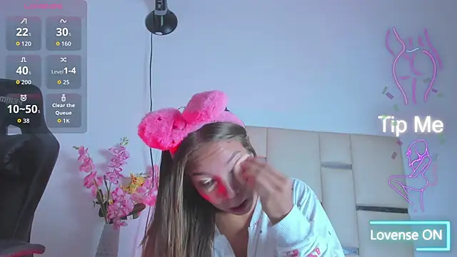 HaleyAmaya online show from October 31, 2025, 12:50 pm