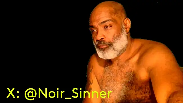 Snapshot of sinnernoir chatting on January 23, 2025, 4:19 am sinnernoir online show from January 23, 2025, 4:19 am