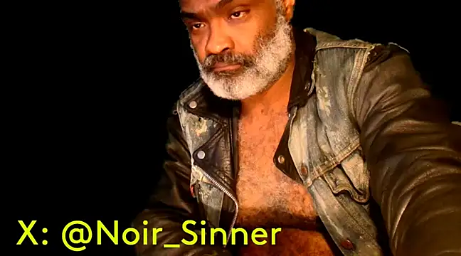 Snapshot of sinnernoir chatting on January 23, 2025, 8:45 pm sinnernoir online show from January 23, 2025, 8:45 pm