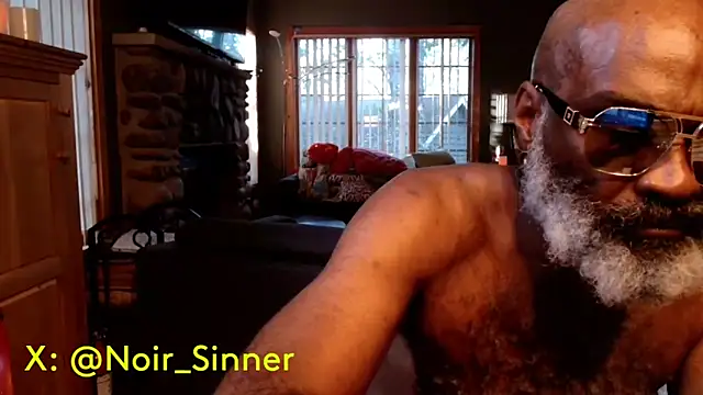 Snapshot of sinnernoir chatting on September 18, 2025, 10:01 pm sinnernoir online show from September 18, 2025, 10:01 pm