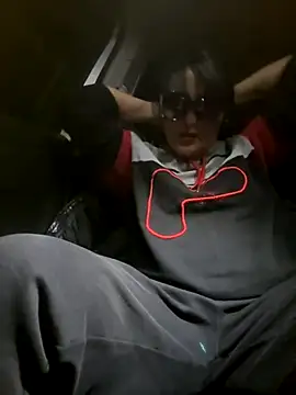 Snapshot of Emily_andre chatting on November 28, 2025, 6:32 pm Emily andre online show from November 28, 2025, 6:32 pm