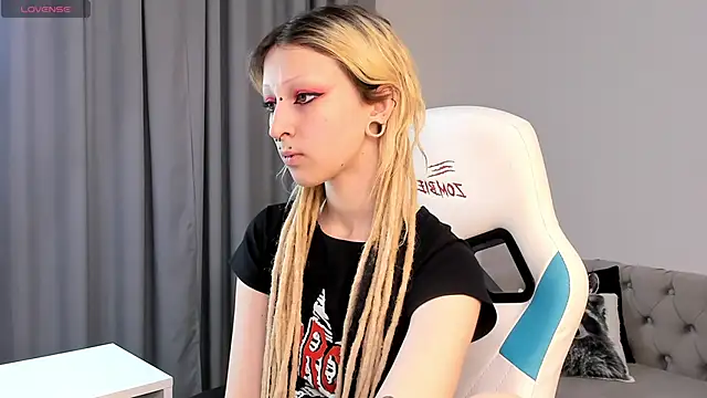 Snapshot of Lexy-Woorhez chatting on October 17, 2025, 11:35 am Lexy-Woorhez online show from October 17, 2025, 11:35 am