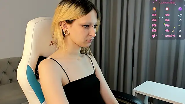 Snapshot of Lexy-Woorhez chatting on October 23, 2025, 11:20 am Lexy-Woorhez online show from October 23, 2025, 11:20 am