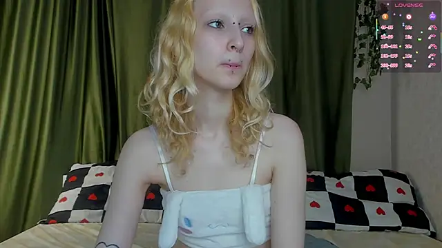 Snapshot of Lexy-Woorhez chatting on July 11, 2026, 11:24 am Lexy-Woorhez online show from July 11, 2026, 11:24 am