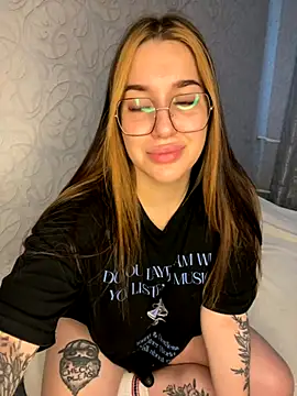 Snapshot of VikiDemi chatting on September 26, 2025, 6:50 am VikiDemi online show from September 26, 2025, 6:50 am