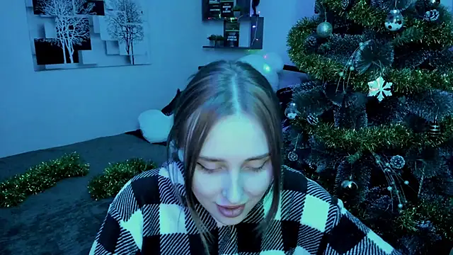 Snapshot of LinaTruly chatting on December 21, 2024, 8:10 pm LinaTruly online show from December 21, 2024, 8:10 pm