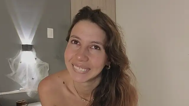 Snapshot of jolie_lov chatting on October 18, 2025, 1:12 pm jolie lov online show from October 18, 2025, 1:12 pm