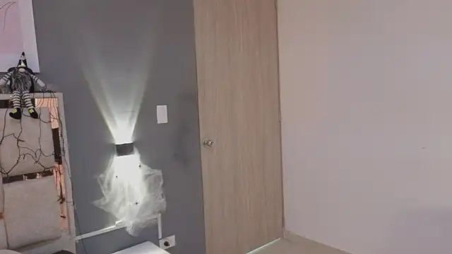 Snapshot of jolie_lov chatting on October 20, 2025, 1:11 pm jolie lov online show from October 20, 2025, 1:11 pm