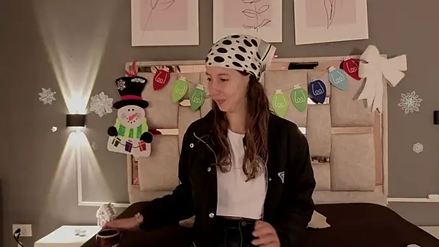 Snapshot of jolie_lov chatting on November 22, 2025, 1:10 pm jolie lov online show from November 22, 2025, 1:10 pm