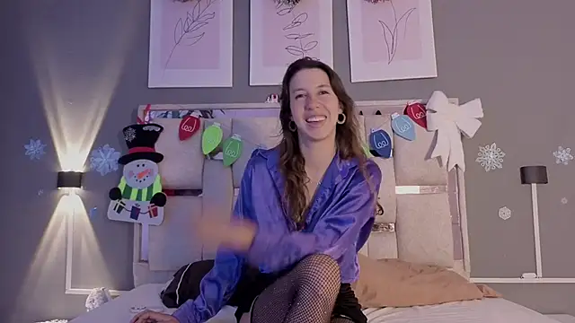 Snapshot of jolie_lov chatting on November 25, 2025, 1:33 pm jolie lov online show from November 25, 2025, 1:33 pm