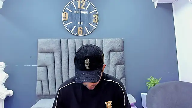 Robin Rief online show from April 9, 2026, 7:30 pm