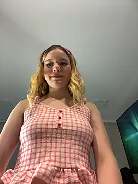 NicoleCut online show from October 10, 2025, 10:47 am