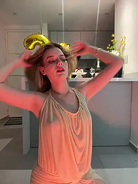 Snapshot of NicoleCut chatting on February 11, 2026, 12:04 am NicoleCut online show from February 11, 2026, 12:04 am