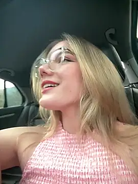 NicoleCut online show from May 9, 2026, 9:20 pm