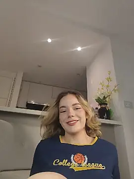 NicoleCut online show from May 25, 2026, 9:04 am