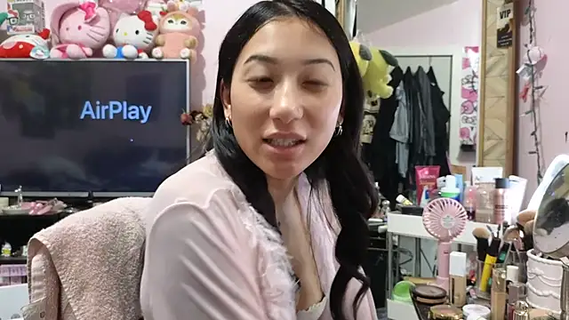 tokyobaby online show from November 9, 2025, 2:32 am