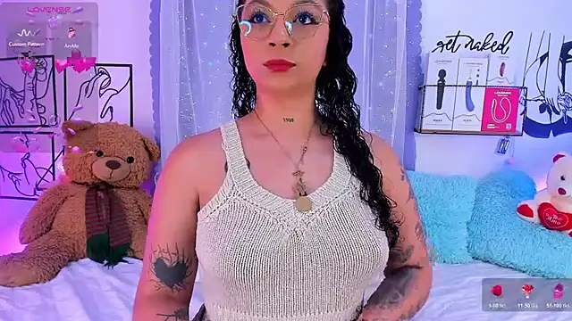 Snapshot of Mari_Sweett chatting on April 14, 2026, 7:09 pm Mari Sweett online show from April 14, 2026, 7:09 pm