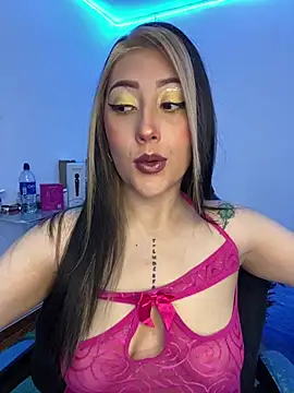 Luna SofiaXX online show from May 17, 2026, 5:49 am