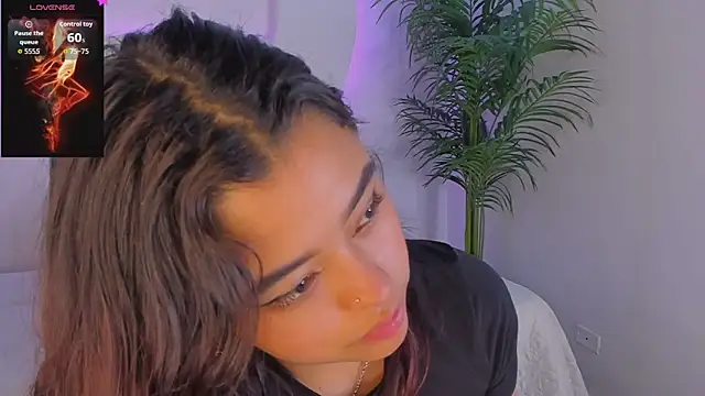 Ariana Pierce online show from October 24, 2025, 12:23 pm