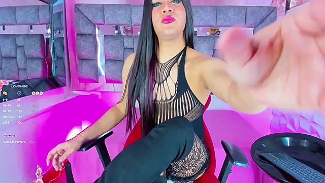 Snapshot of Candace_Queen chatting on February 20, 2025, 1:51 pm Candace Queen online show from February 20, 2025, 1:51 pm