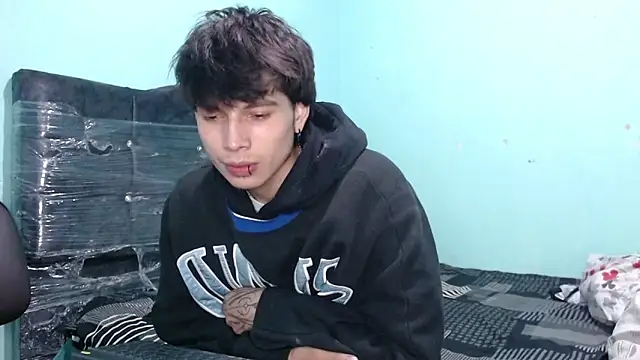 Snapshot of pervertsteens3 chatting on October 22, 2025, 4:13 am pervertsteens3 online show from October 22, 2025, 4:13 am