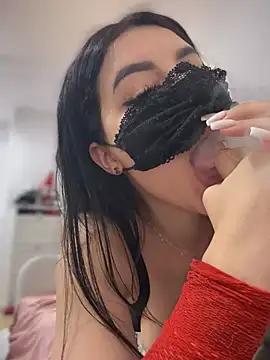 reema6969 online show from December 19, 2024, 11:14 pm