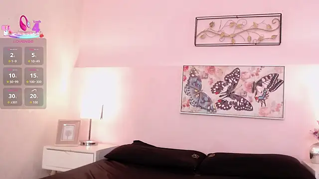 sara17  online show from December 13, 2025, 9:20 pm