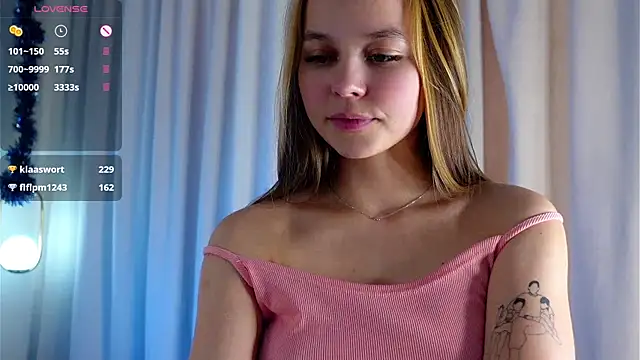 FalineDowlen online show from December 25, 2024, 4:12 am