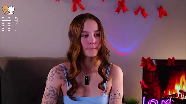 FalineDowlen online show from March 10, 2026, 1:54 am