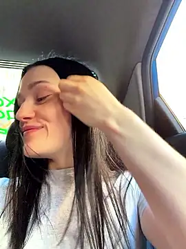 Mia Mia M online show from July 18, 2026, 4:33 pm