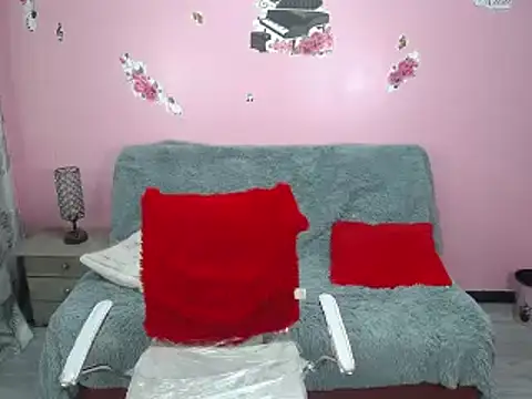 Snapshot of cloe_cooper_ chatting on December 31, 2024, 6:59 am cloe cooper online show from December 31, 2024, 6:59 am