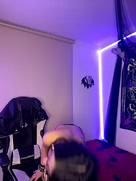 vampy dolll online show from December 14, 2025, 8:41 am