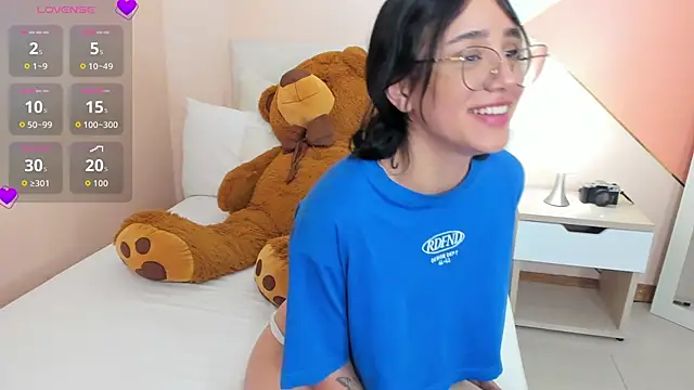 Snapshot of jaade_evergreen chatting on November 10, 2025, 6:18 pm jaade evergreen online show from November 10, 2025, 6:18 pm