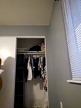 hivirgin online show from January 10, 2025, 10:57 pm