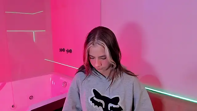 ArtemisaBlake online show from December 20, 2024, 10:00 pm