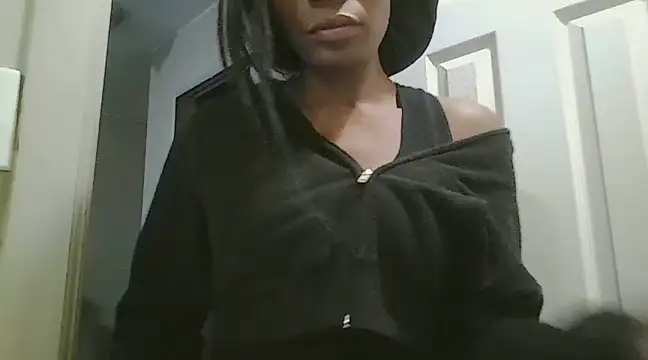 LuckiXCX online show from December 14, 2024, 12:12 pm