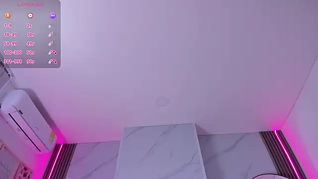 Chlooee   online show from February 15, 2025, 3:17 pm